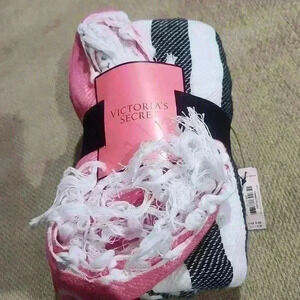 NWT Victoria's Secret Beach Blanket